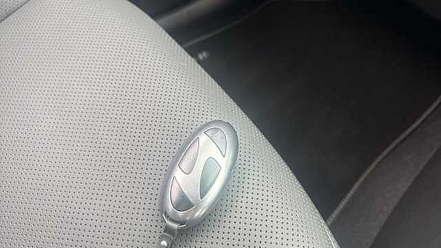 Hyundai KONA 1.6 Hybrid 129 Ultimate 5dr DCT Pearl - Abyss Black
