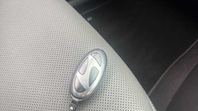 Hyundai KONA 1.6 Hybrid 129 Ultimate 5dr DCT Pearl - Abyss Black