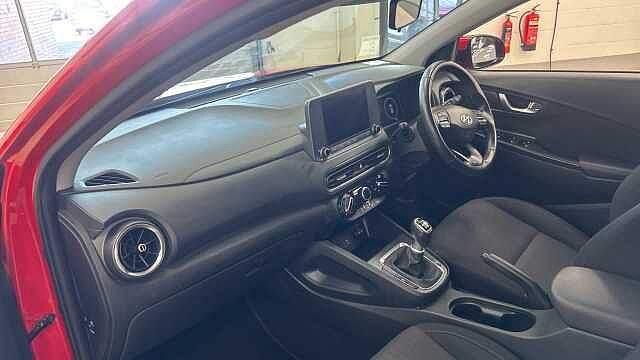 Hyundai KONA 1.0 TGDi 48V MHEV SE Connect 5dr Red