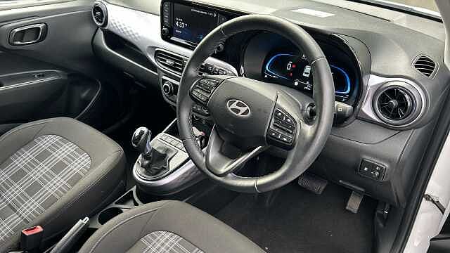 Hyundai I10 1.2 [79] Premium 5dr Auto [Nav] Petrol Hatchback White