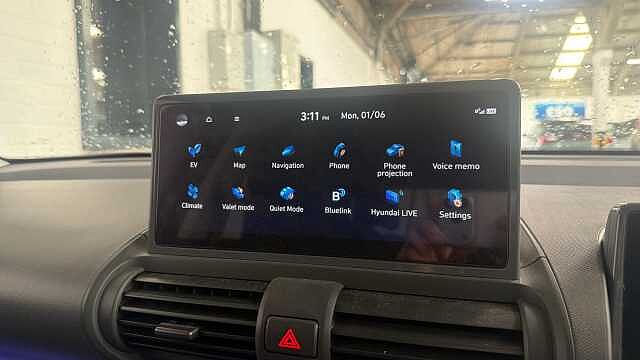 Hyundai INSTER 85kW Cross 49kWh 5dr Auto Electric Hatchback Black