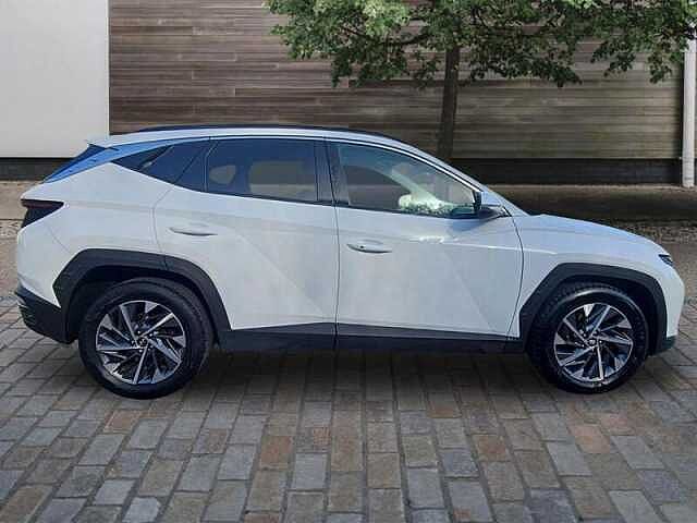 Hyundai TUCSON 1.6 T-GDi Premium SUV 5dr Petrol Manual Euro 6 (s/s) (150 ps) White