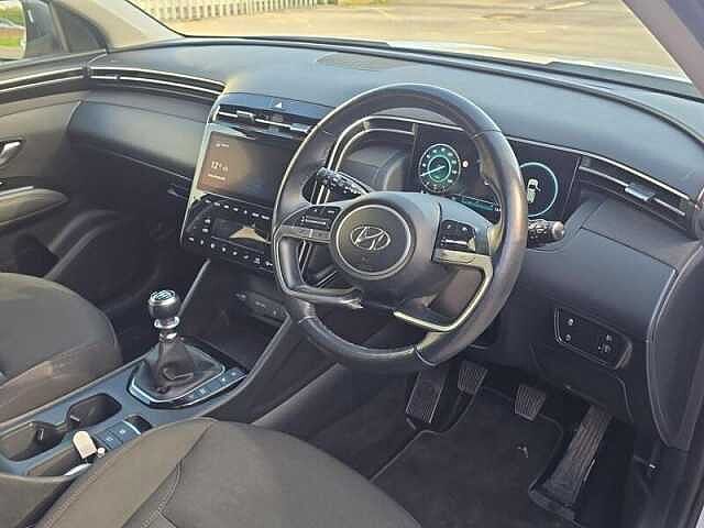 Hyundai TUCSON 1.6 T-GDi Premium SUV 5dr Petrol Manual Euro 6 (s/s) (150 ps) White