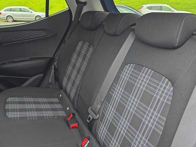 Hyundai i10 1.2 Premium Hatchback 5dr Petrol Auto Euro 6 (s/s) (79 ps)