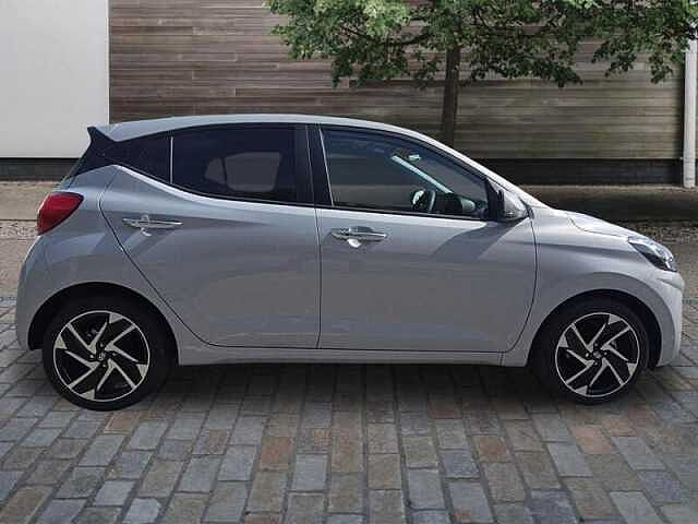 Hyundai i10 1.2 Premium Hatchback 5dr Petrol Auto Euro 6 (s/s) (79 ps)