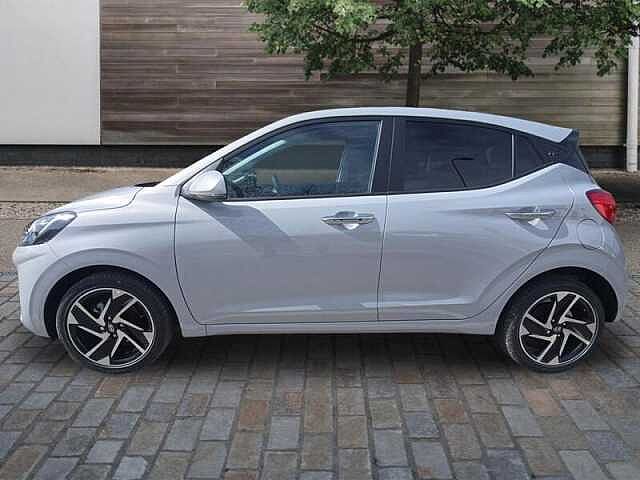 Hyundai i10 1.2 Premium Hatchback 5dr Petrol Auto Euro 6 (s/s) (79 ps)