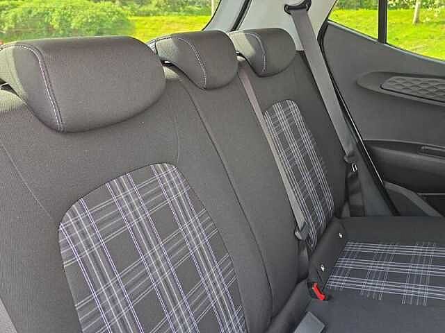 Hyundai i10 1.2 Premium Hatchback 5dr Petrol Auto Euro 6 (s/s) (79 ps)