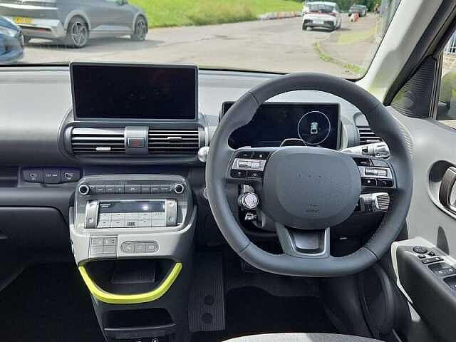 Hyundai INSTER Long Range 49kWh Cross SUV 5dr Electric Auto (115 ps) Green