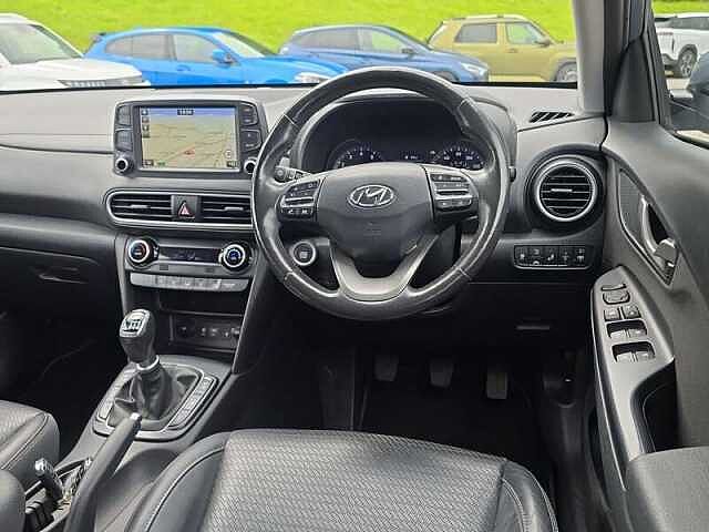 Hyundai KONA Premium Se Silver