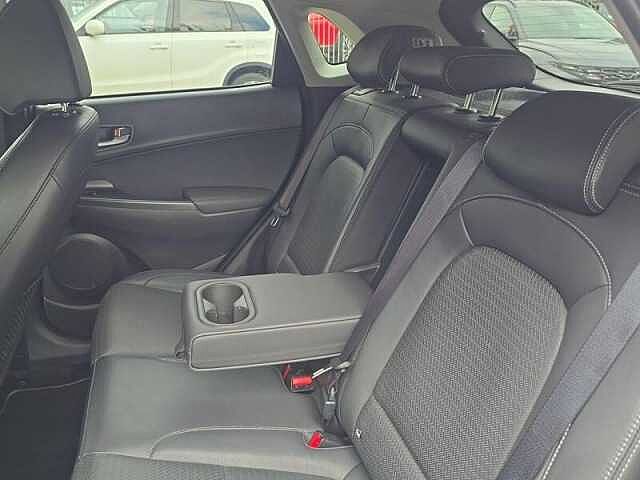 Hyundai KONA Premium Se Silver