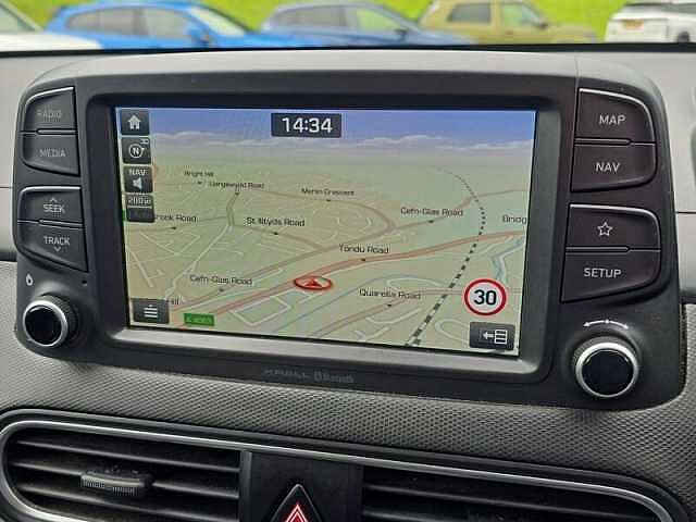 Hyundai KONA Premium Se Silver