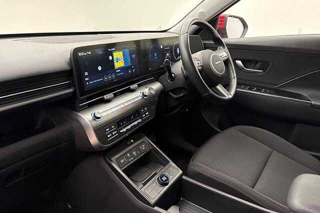 Hyundai KONA 48.4kWh Advance SUV 5dr Electric Auto (156 ps) Red