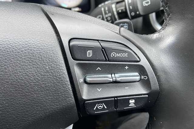 Hyundai Kona 64kWh Ultimate SUV 5dr Electric Auto (10.5kW Charger) (204 ps)