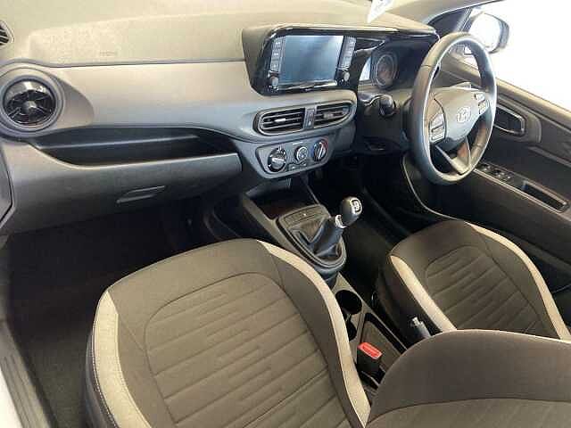 Hyundai I10 1.0 SE Connect Hatchback 5dr Petrol Manual Euro 6 (s/s) (67 ps) Atlas White