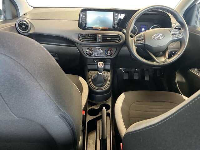 Hyundai I10 1.0 SE Connect Hatchback 5dr Petrol Manual Euro 6 (s/s) (67 ps) Atlas White