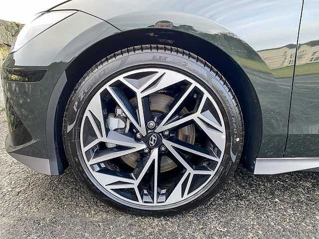 Hyundai IONIQ 6 E (228ps) Premium 77kWh (Single Motor) RWD