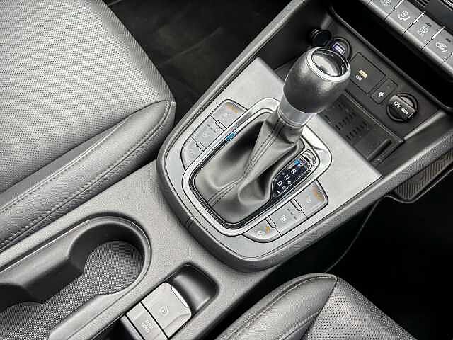 Hyundai KONA 1.6 GDi Hybrid Ultimate 5dr DCT Red