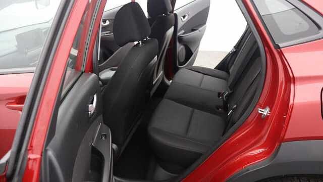 Hyundai KONA SE Connect Red
