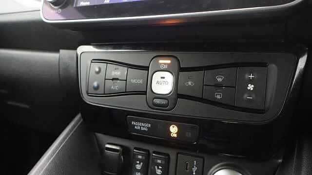 Nissan Leaf 40kWh Tekna Hatchback 5dr Electric Auto (150 ps)