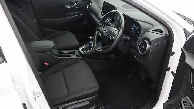Hyundai KONA 1.6 h-GDi Premium SUV 5dr Petrol Hybrid DCT Euro 6 (s/s) (141 ps) White