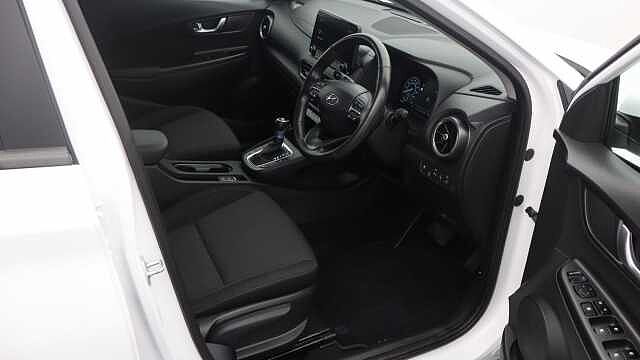 Hyundai KONA 1.6 h-GDi Premium SUV 5dr Petrol Hybrid DCT Euro 6 (s/s) (141 ps) White