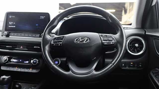 Hyundai KONA 1.6 h-GDi Premium SUV 5dr Petrol Hybrid DCT Euro 6 (s/s) (141 ps) White