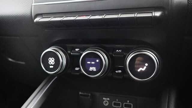 Renault Clio 1.6 E-TECH Evolution Hatchback 5dr Petrol Hybrid Auto Euro 6 (s/s) (145 ps)