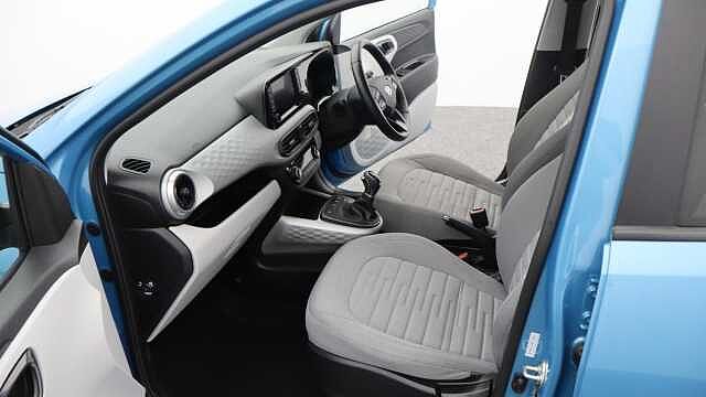 Hyundai i10 1.2 Premium Hatchback 5dr Petrol Auto Euro 6 (s/s) (84 ps)