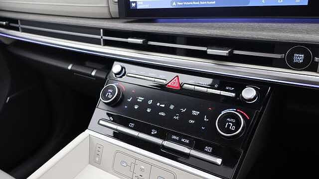 Hyundai SANTA FE 1.6T Ultimate SUV 5dr Petrol Hybrid Auto Euro 6 (s/s) (7Seat) (239 ps) Blue