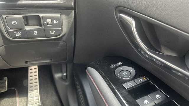 Hyundai TUCSON 1.6T Hybrid N Line 5dr Auto Red