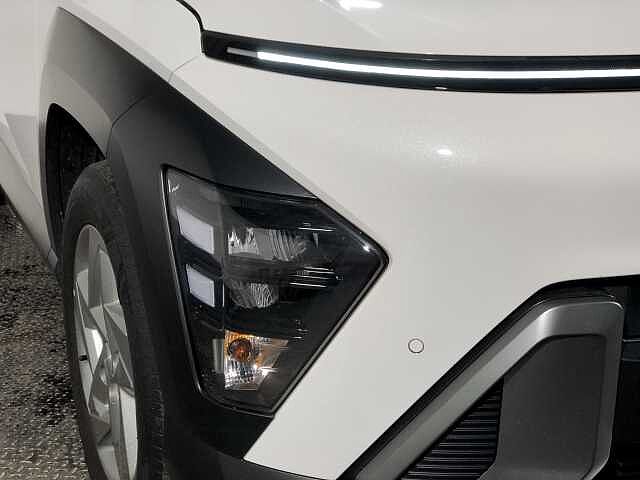 Hyundai KONA Advance Auto White