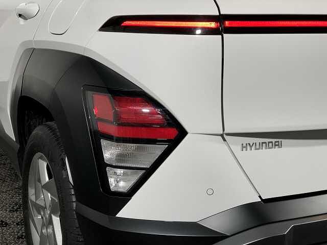 Hyundai KONA Advance Auto White
