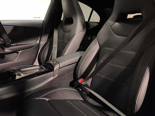 Mercedes-Benz CLA Class 220 Amg Line Premium