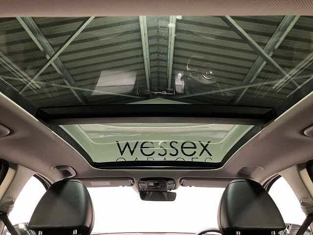 Hyundai TUCSON Ultimate T-Gdi Hev White