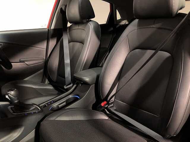 Hyundai KONA 1.6 GDi Hybrid Ultimate 5dr DCT Red