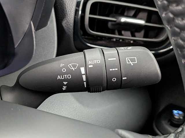 Toyota Yaris Cross 1.5 VVT-h Design SUV 5dr Petrol Hybrid E-CVT Euro 6 (s/s) (116 ps)