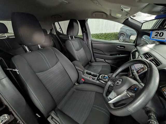 Nissan Leaf 39kWh N-Connecta Auto 5dr