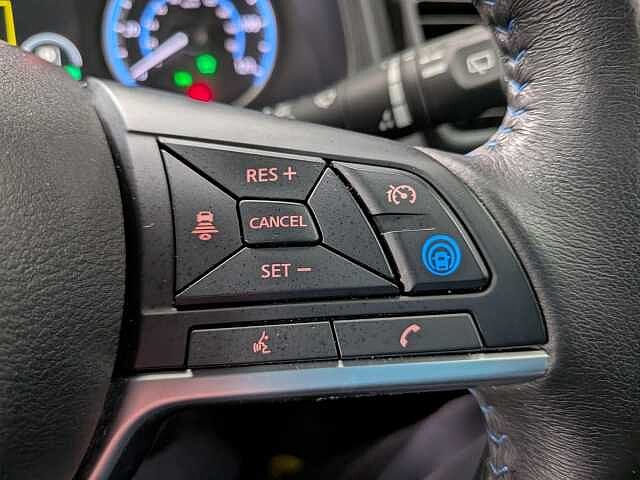 Nissan Leaf 39kWh N-Connecta Auto 5dr