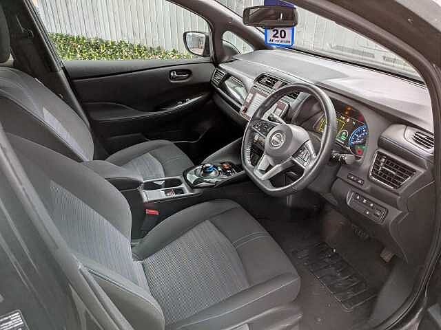 Nissan Leaf 39kWh N-Connecta Auto 5dr