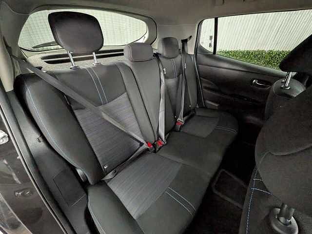Nissan Leaf 39kWh N-Connecta Auto 5dr