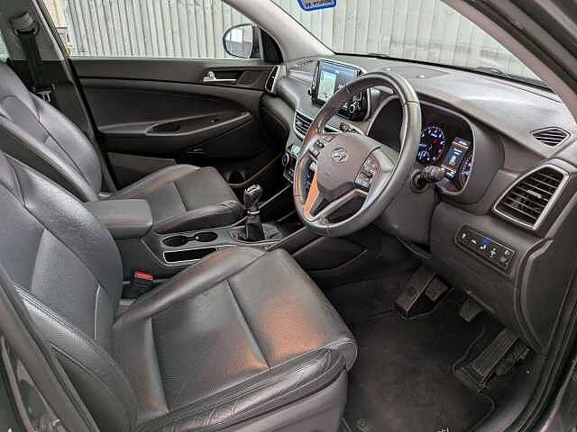 Hyundai TUCSON 1.6 GDi Premium Euro 6 (s/s) 5dr Micron Grey