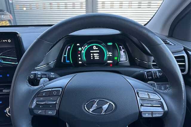 Hyundai IONIQ 1.6 GDi Hybrid Premium 5dr DCT Black