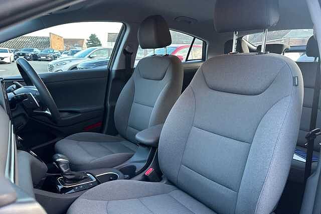 Hyundai IONIQ 1.6 GDi Hybrid Premium 5dr DCT Black