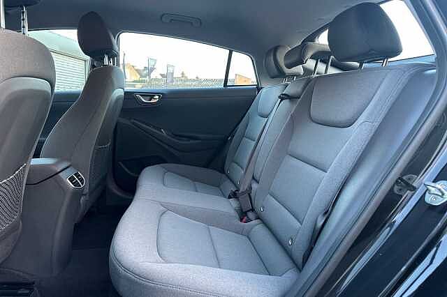 Hyundai IONIQ 1.6 GDi Hybrid Premium 5dr DCT Black