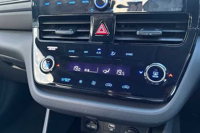Hyundai IONIQ 1.6 GDi Hybrid Premium 5dr DCT Black
