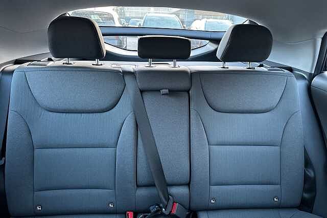 Hyundai IONIQ 1.6 GDi Hybrid Premium 5dr DCT Black