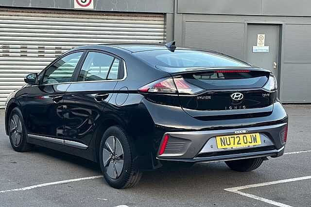 Hyundai IONIQ 1.6 GDi Hybrid Premium 5dr DCT Black