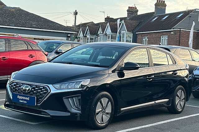 Hyundai IONIQ 1.6 GDi Hybrid Premium 5dr DCT Black