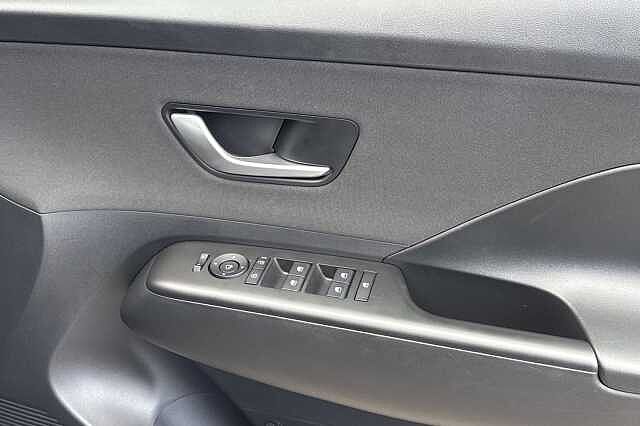 Hyundai KONA 1.0T 100 Advance 5dr Black