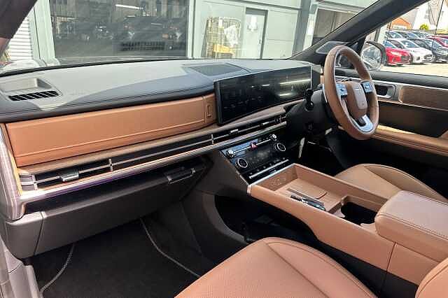 Hyundai SANTA FE 1.6 TGDi Plug-in Hybrid Ultimate 5dr 4WD Auto Black
